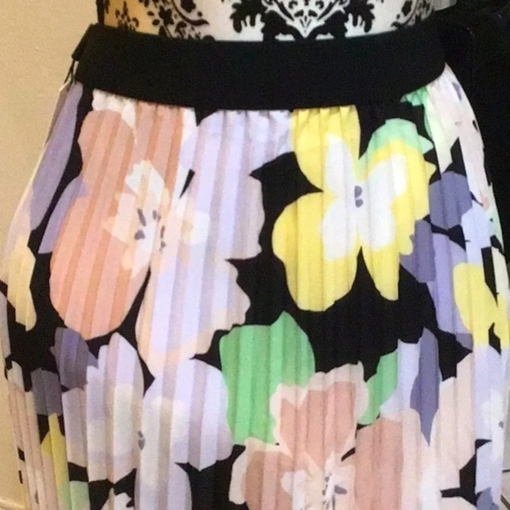 Calvin Klein Women's Skirt Yellow  A-Line Pleated Floral